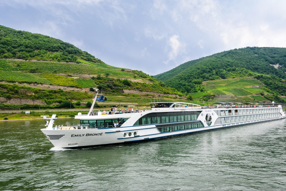 european river cruise golf